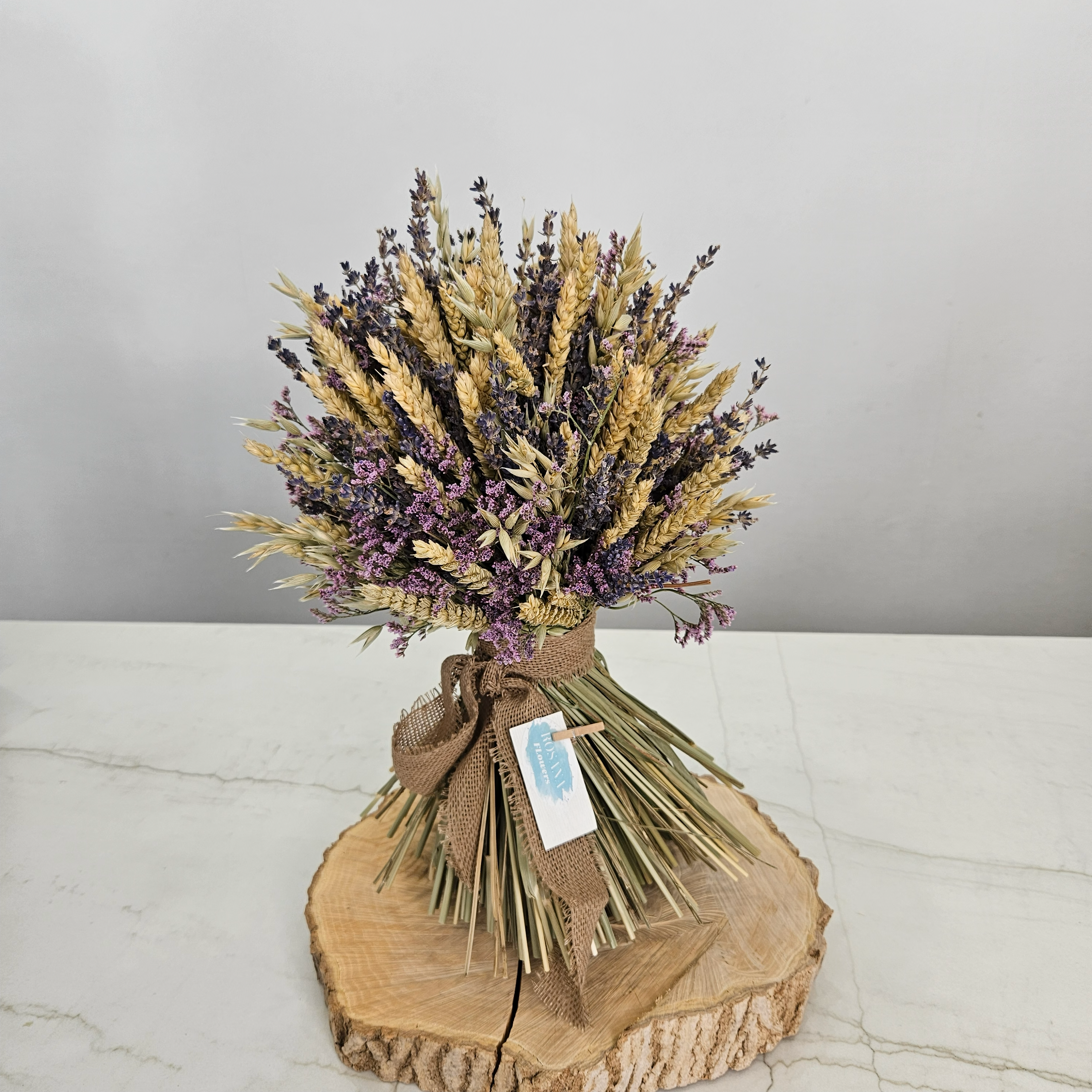 Ramo compacto de flores preservadas